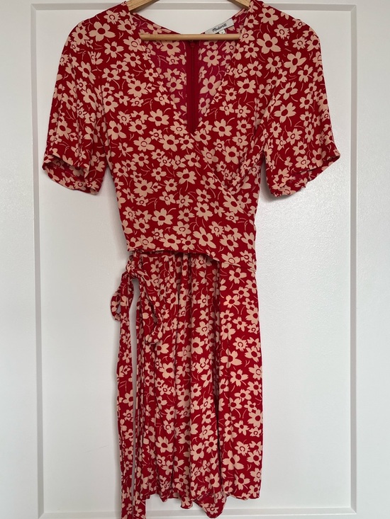 Madewell Dresses & Skirts - Madewell Floral Wrap Romper Red Cream Daisy Print Womens 6 Cottagecore
